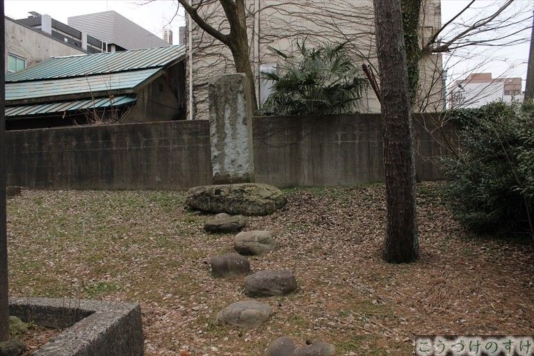 福井神社謎の石碑