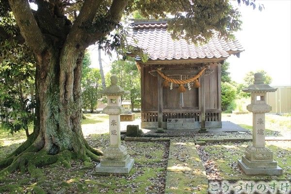 石塚神明神社社殿