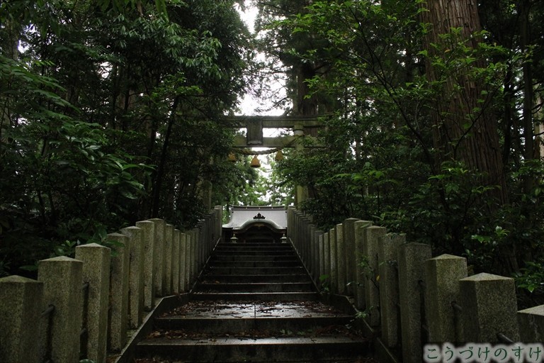 白山稚児神社