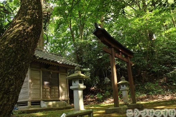 水落白山神社